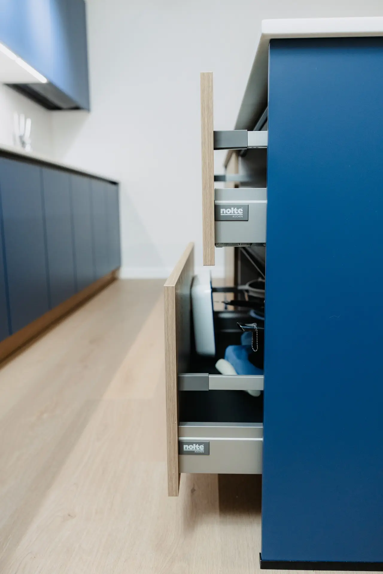Soft Lack — blueberry — sertare interioare cu organizare